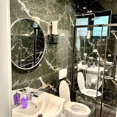 Alb Studio Apartments - Easy Access To City Center Gæstehus