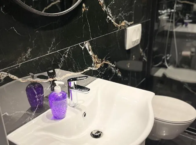 Alb Studio Apartments - Easy Access To City Center Gæstehus